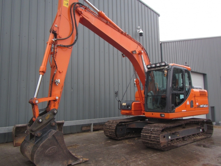 Doosan DX140LC digger