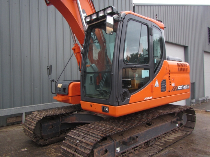 Doosan DX140LC digger