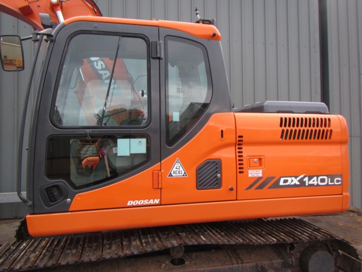 Doosan DX140LC digger