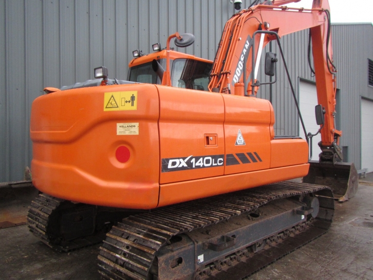 Doosan DX140LC digger