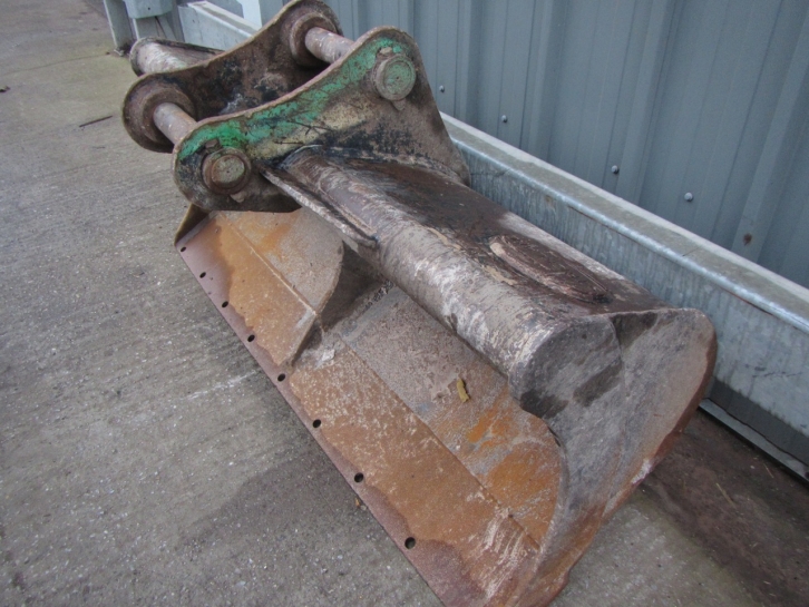 Doosan DX140LC digger