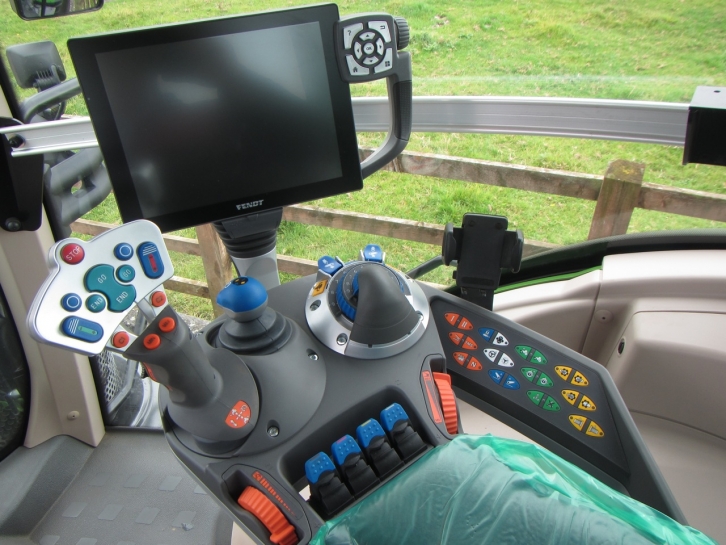 Fendt 824 Profi-Plus