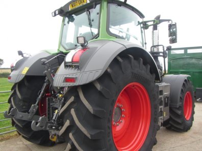 Fendt 824 Profi-Plus