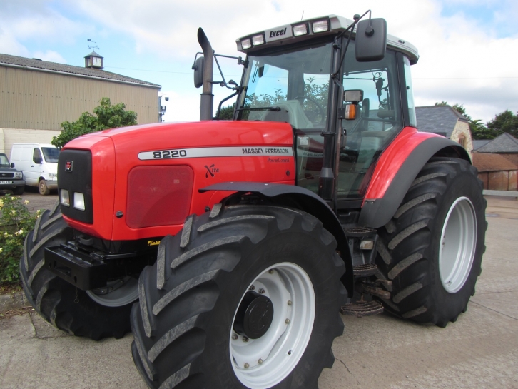 Massey Ferguson 8220 Xtra