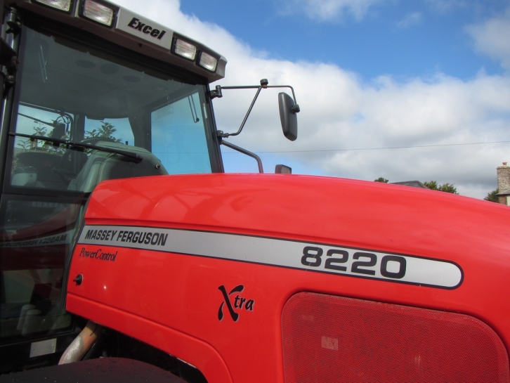 Massey Ferguson 8220 Xtra