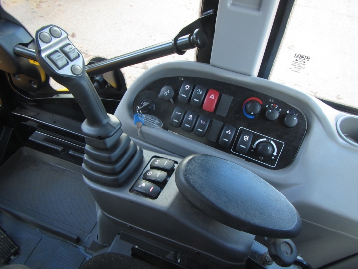 JCB 320S