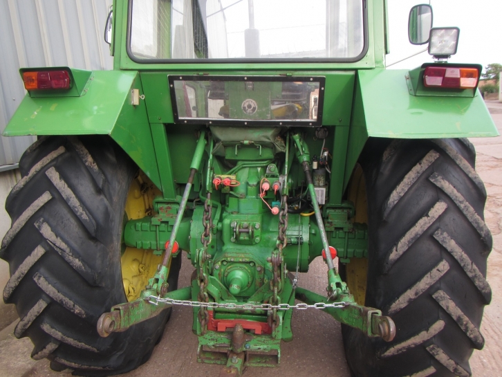 John Deere 3120