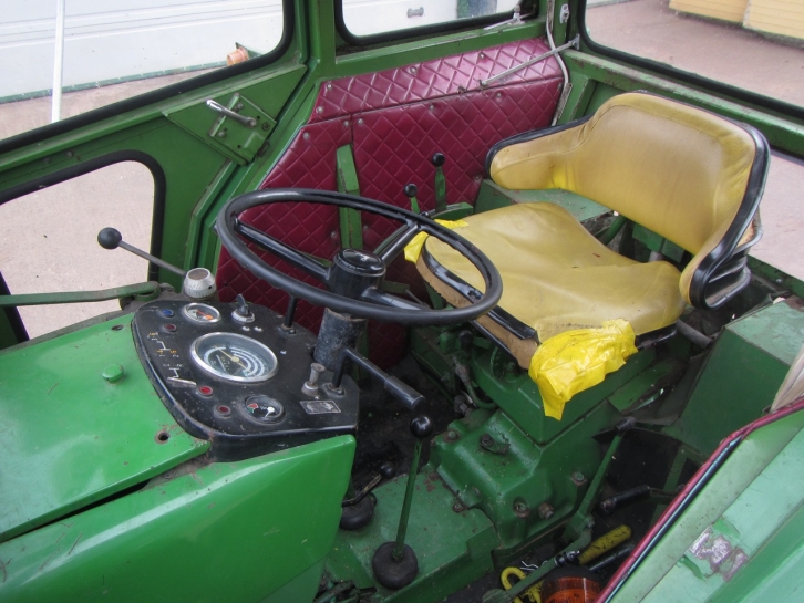 John Deere 3120