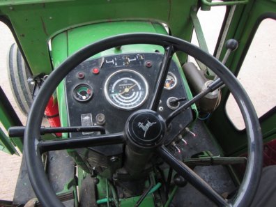 John Deere 3120