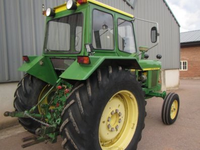 John Deere 3120