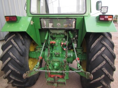 John Deere 3120