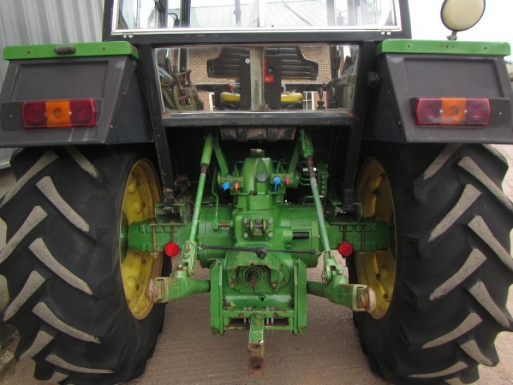 John Deere 3130