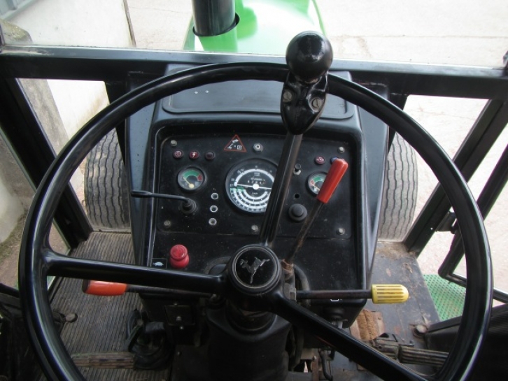 John Deere 3130