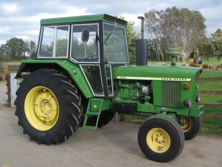 John Deere 3130