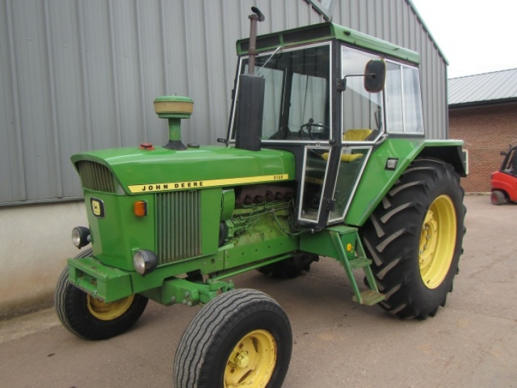 John Deere 3130