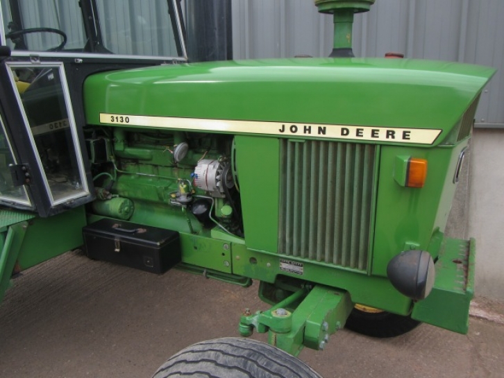John Deere 3130