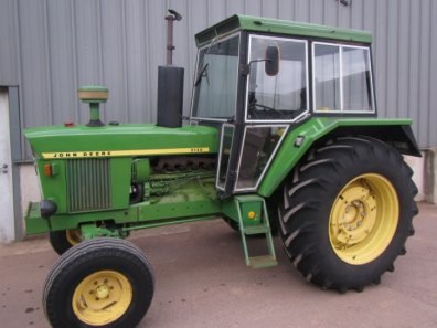 John Deere 3130