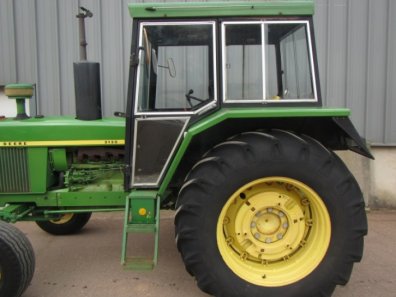 John Deere 3130
