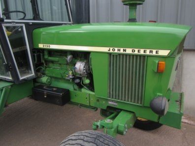 John Deere 3130