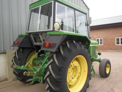 John Deere 3130