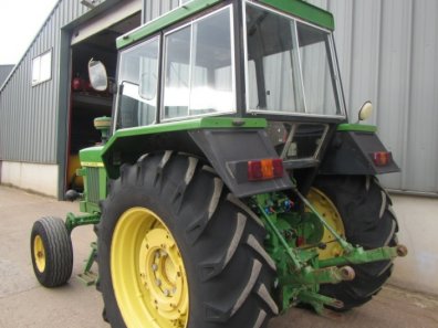 John Deere 3130