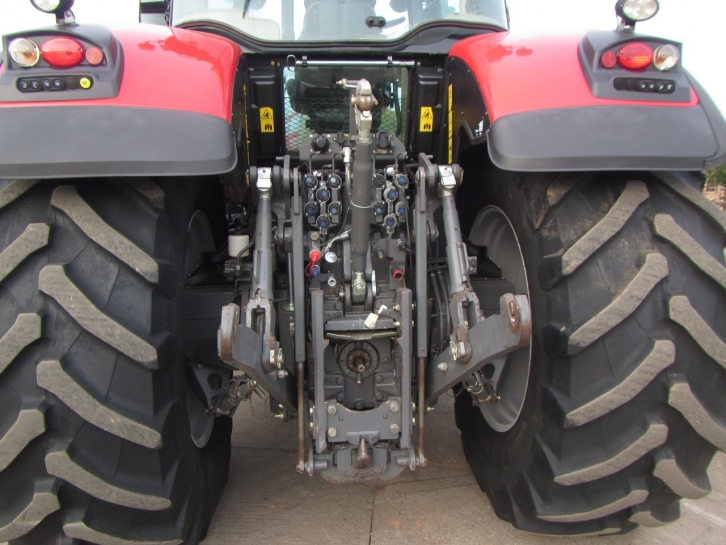 Massey Ferguson 8690