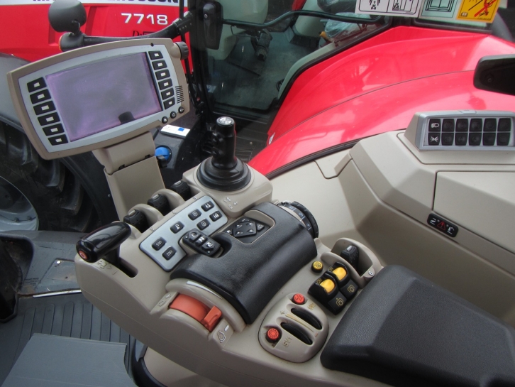 Massey Ferguson 8690