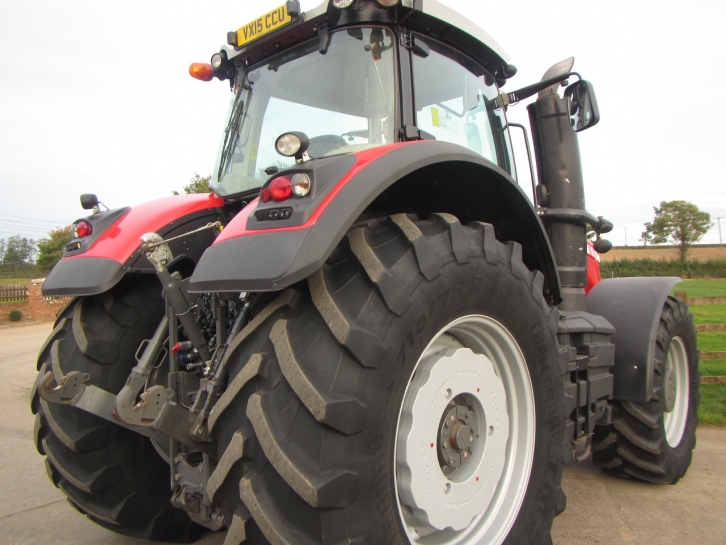 Massey Ferguson 8690