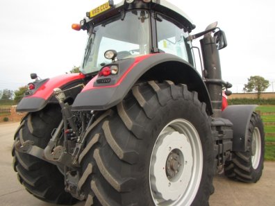 Massey Ferguson 8690