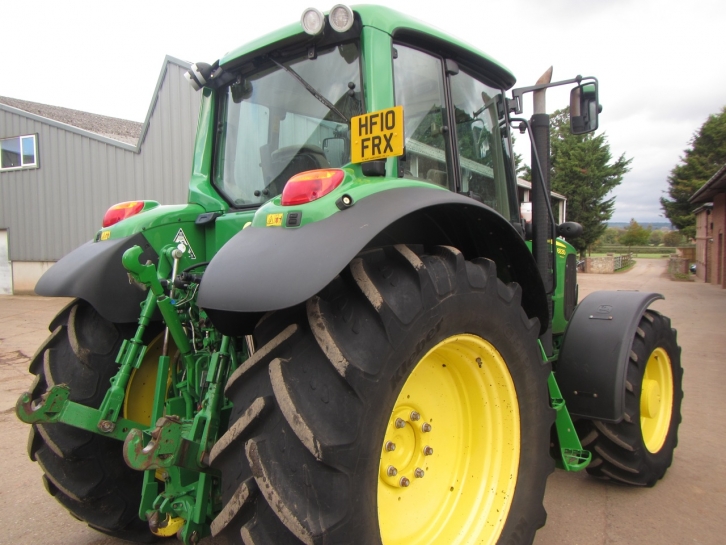 John Deere 6830