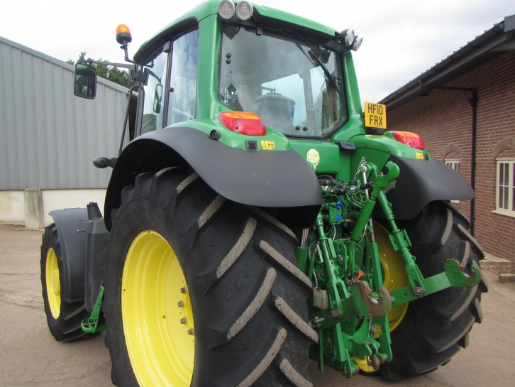 John Deere 6830