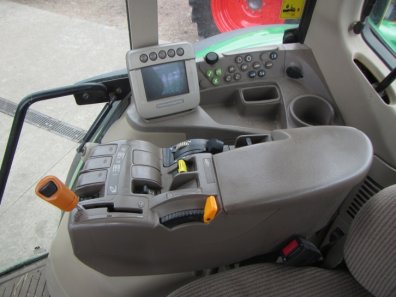 John Deere 6830