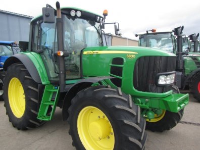 John Deere 6830