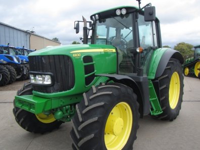 John Deere 6830