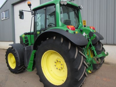 John Deere 6830