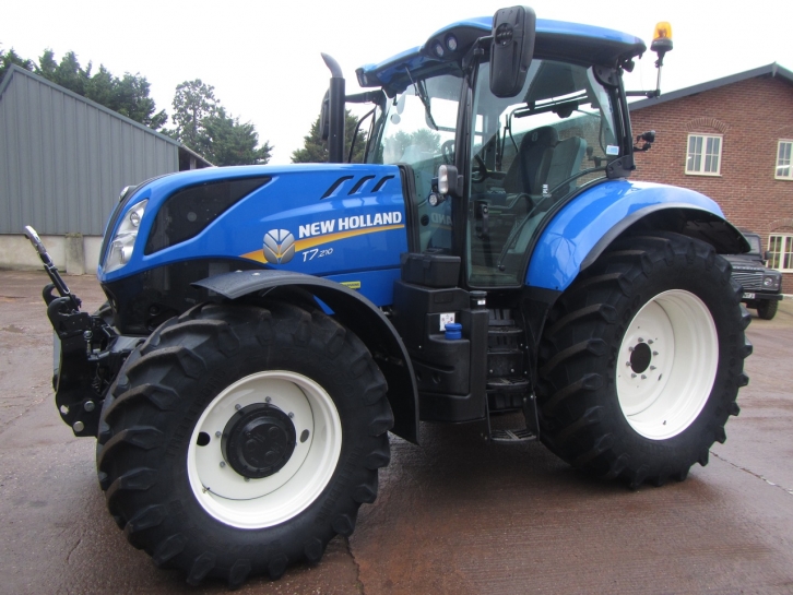 New Holland T7.210