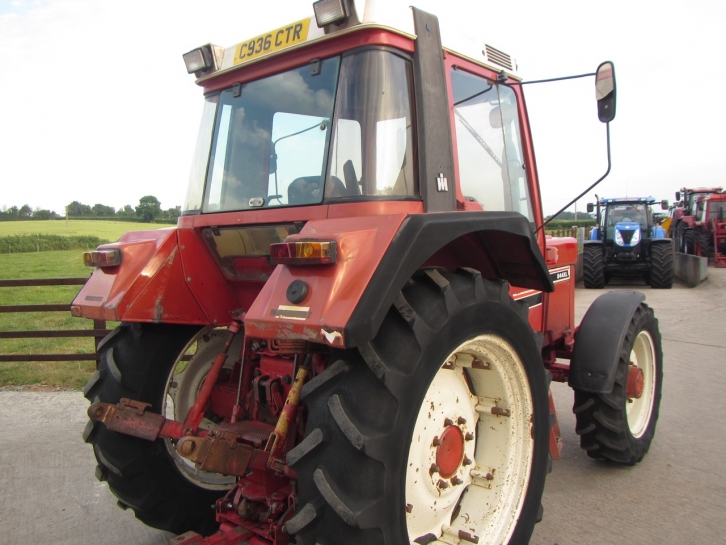 International 844 XL