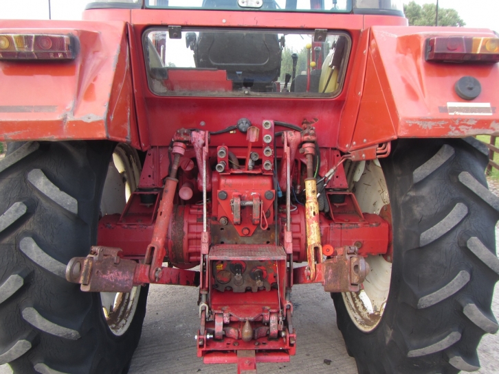 International 844 XL