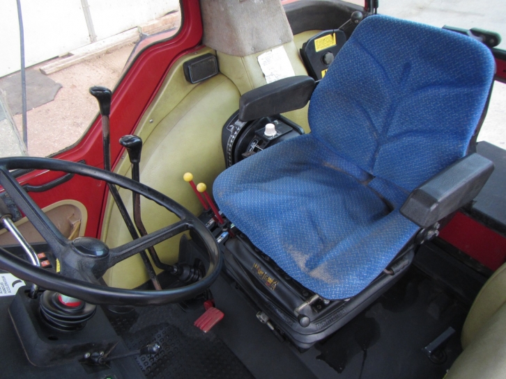 International 844 XL