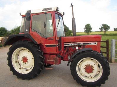 International 844 XL