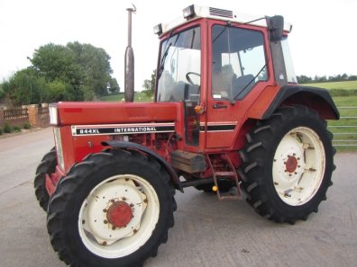 International 844 XL