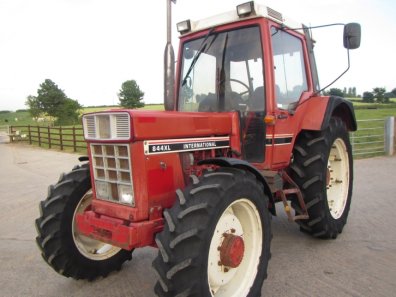 International 844 XL