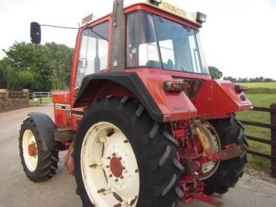 International 844 XL