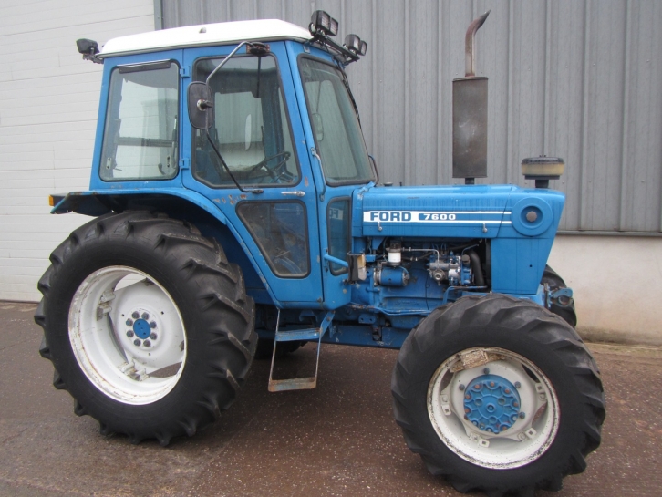Ford 7600