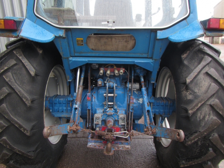 Ford 7600