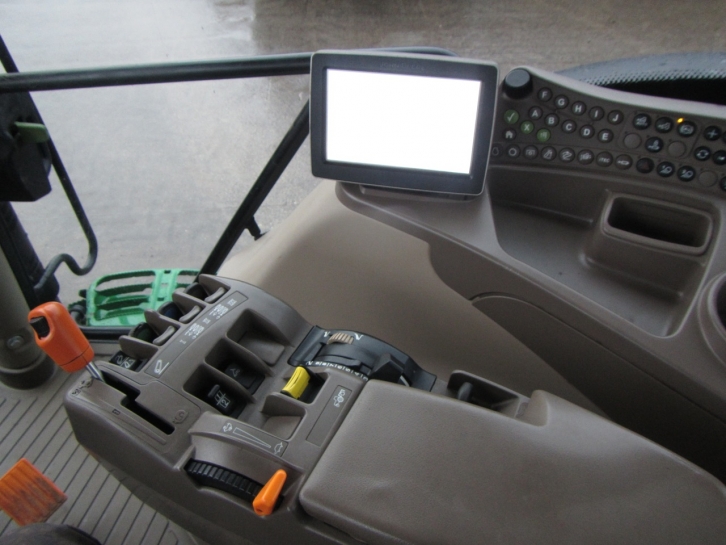 John Deere 6210R