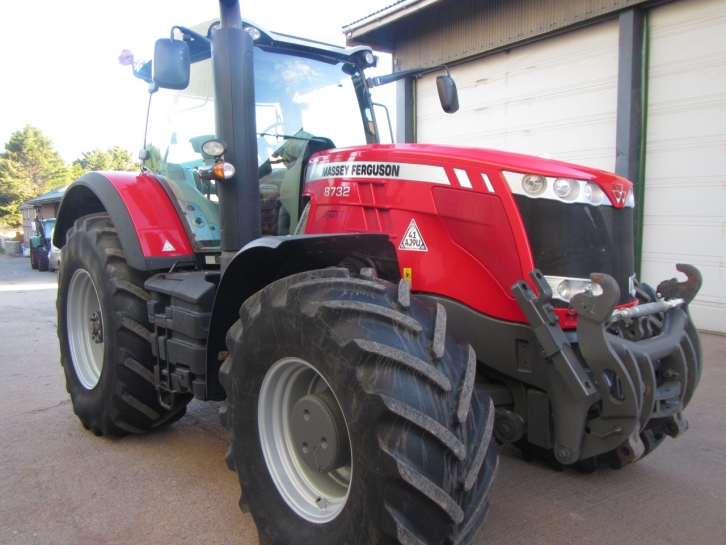 Massey Ferguson 8732