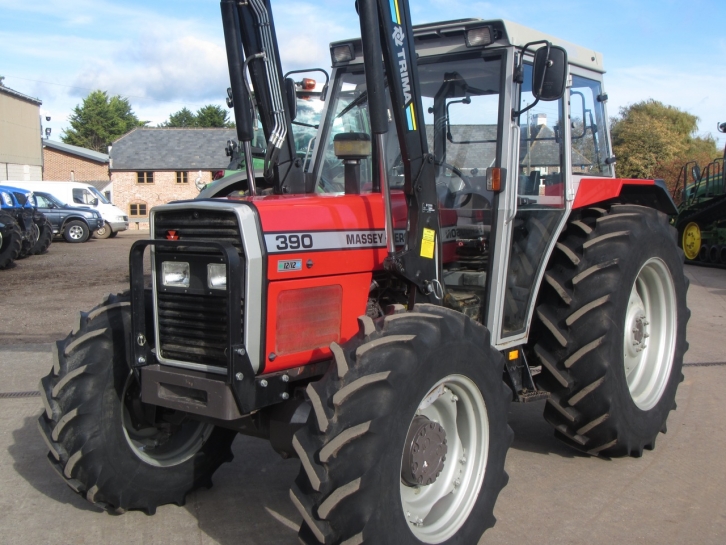 Massey Ferguson 390