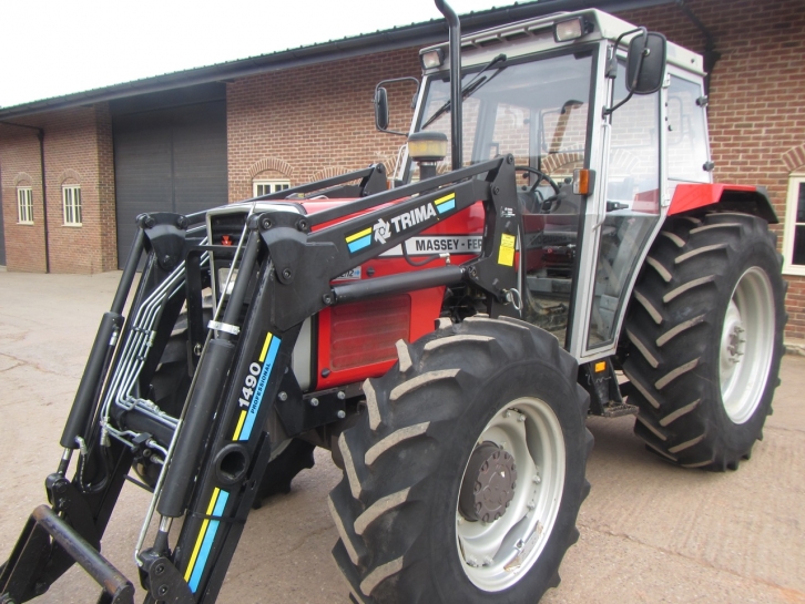 Massey Ferguson 390