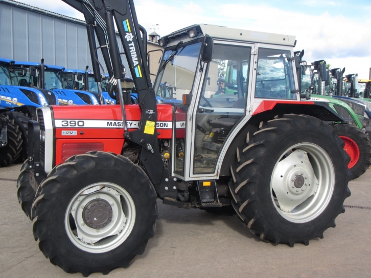 Massey Ferguson 390